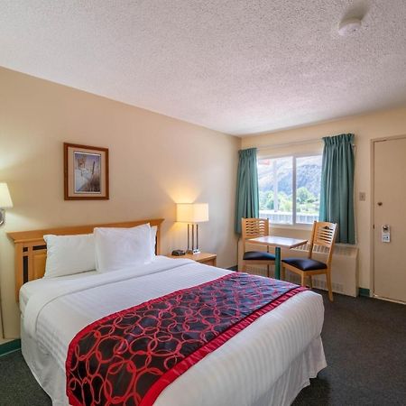 Canada'S Best Value Desert Inn & Suites Cache Creek Exterior photo
