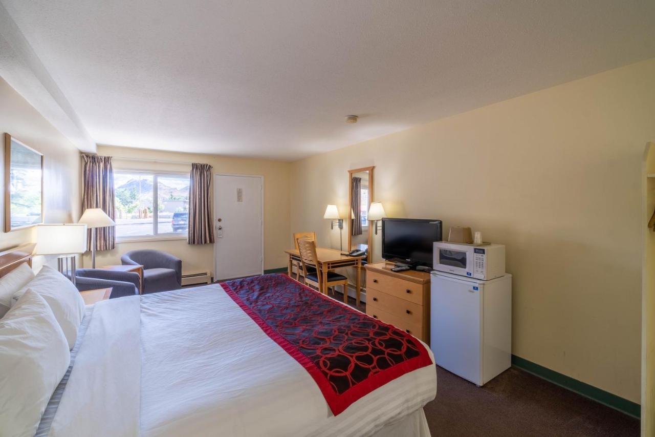 Canada'S Best Value Desert Inn & Suites Cache Creek Exterior photo