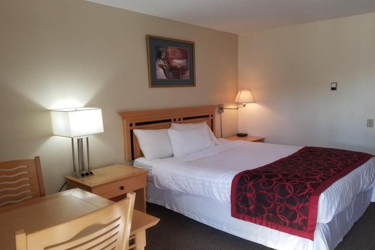 Canada'S Best Value Desert Inn & Suites Cache Creek Exterior photo