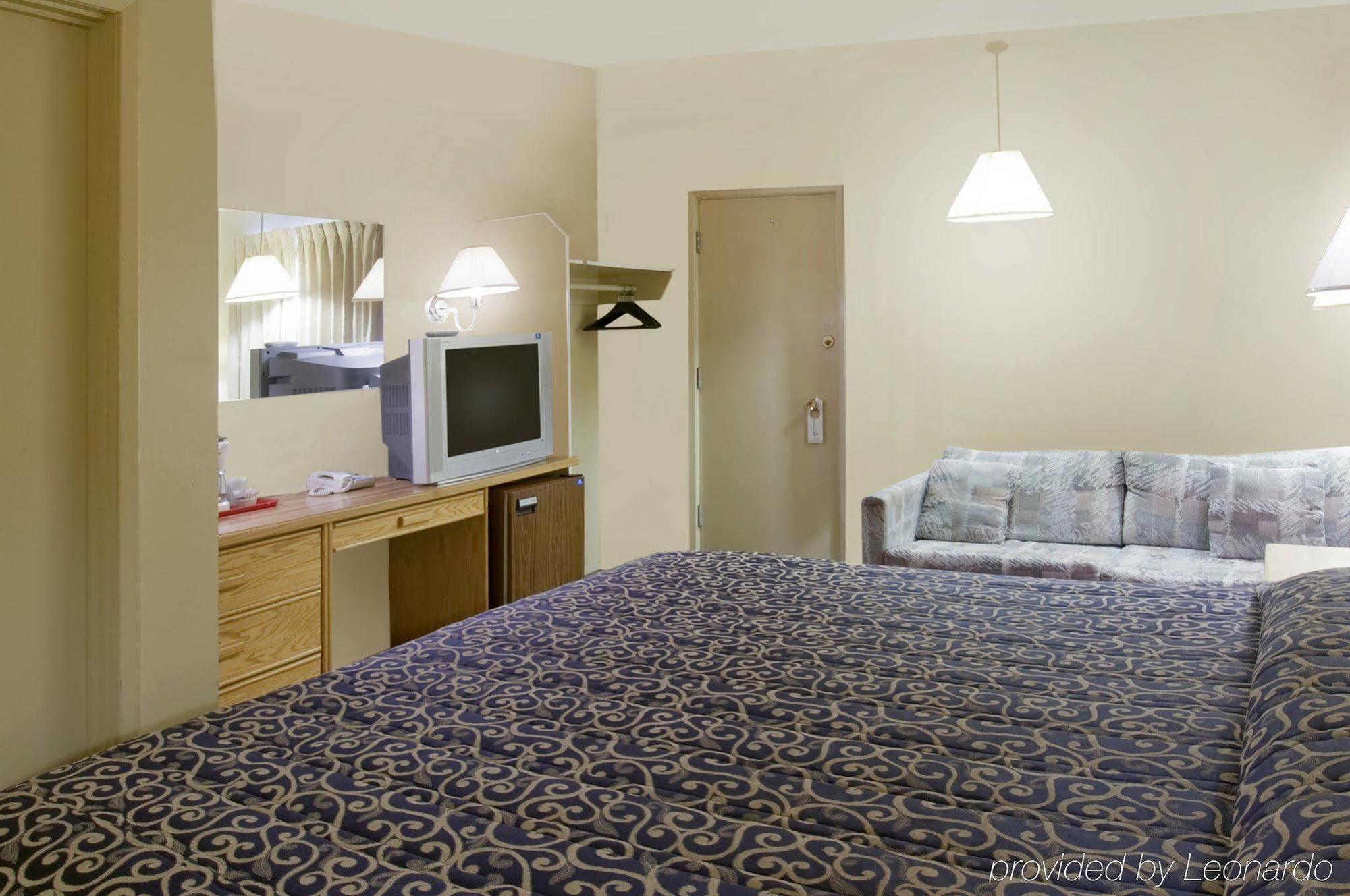 Canada'S Best Value Desert Inn & Suites Cache Creek Exterior photo