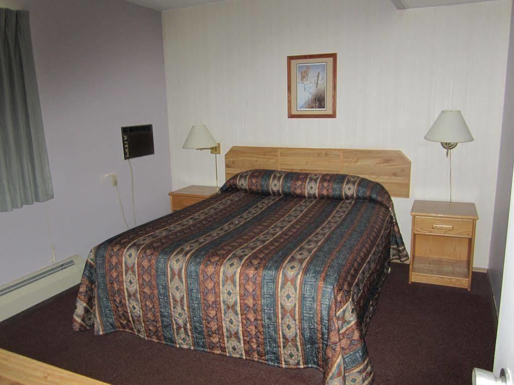 Canada'S Best Value Desert Inn & Suites Cache Creek Exterior photo
