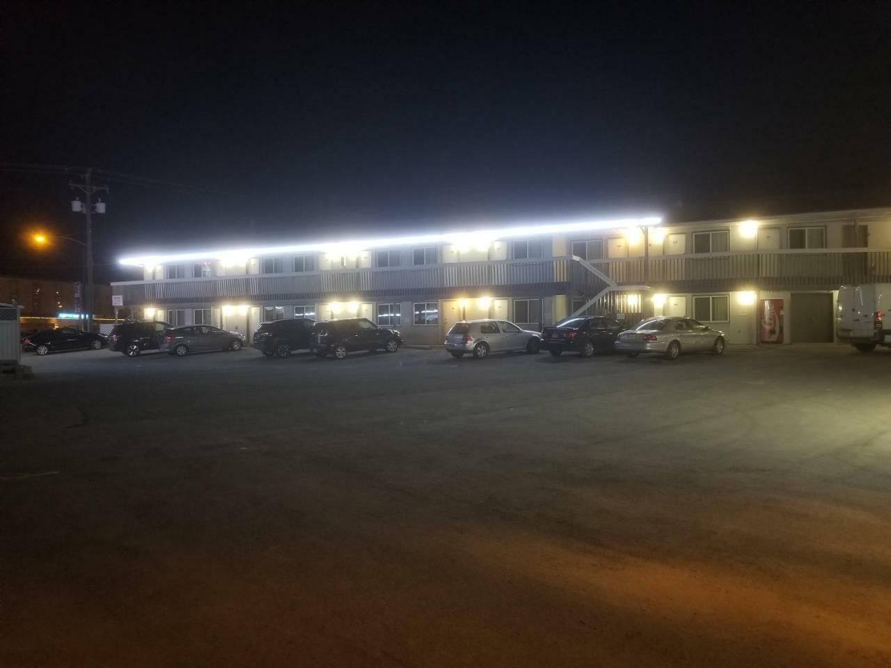 Canada'S Best Value Desert Inn & Suites Cache Creek Exterior photo